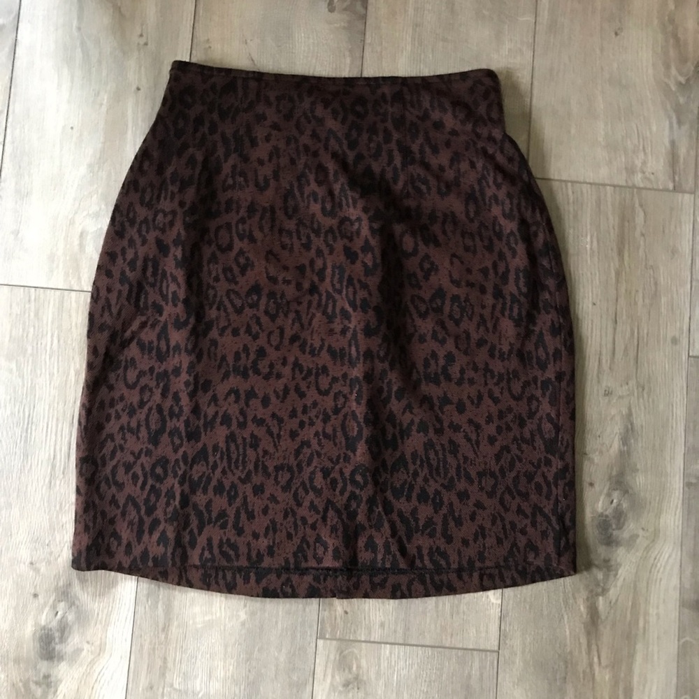 Brown cheetah print skirt!!